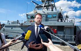 Ovo se neće svidjeti Zoranu Milanoviću, ali ni Andreju Plenkoviću, a neke bi moglo skupo stajati! Imamo dokaze da ministar obrane ili ne zna ili laže tko su vlasnici ophodnih brodova HRM-a