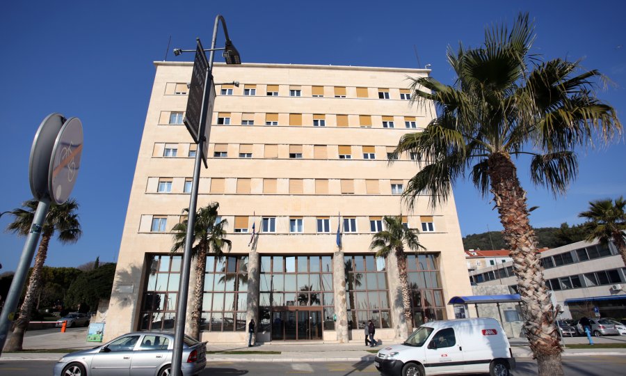 Policija upala u Banovinu: U splitskoj gradskoj upravi uhićene najmanje tri osobe, među njima je i jedan pročelnik
