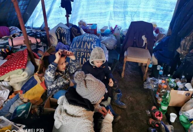 ‘PA, BOŽE, AKO TE NEMA – STVORI SE!’ Naš reporter u blatu razrušene Banovine dočekao Novu godinu: ‘Bio je to veličanstven događaj u paklu Apokalipse’