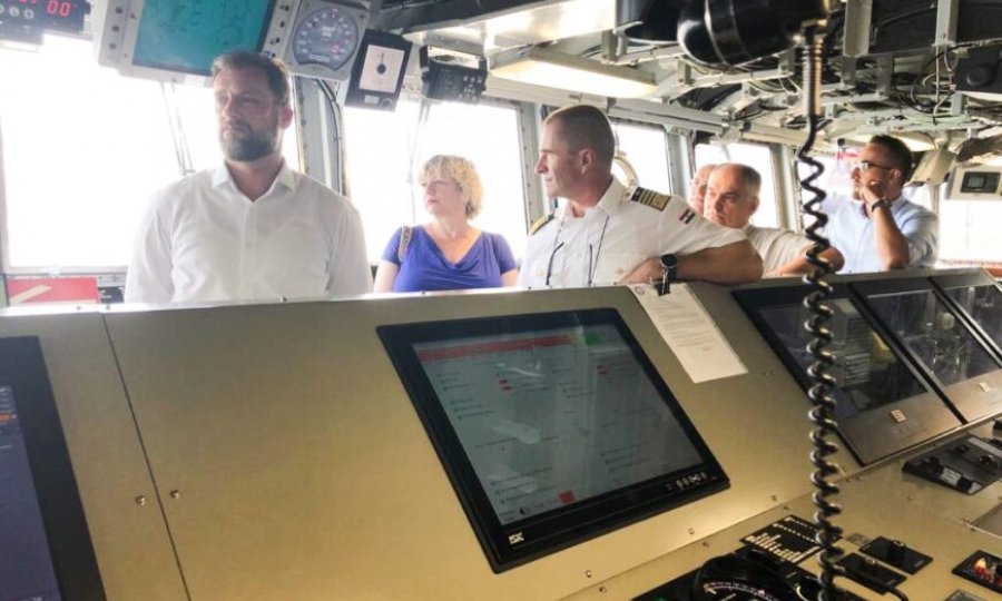 Banožić posjetio brod američke ratne mornarice u Splitu: Obrambena suradnja Hrvatske i SAD-a traje dugo, zahvalni smo na potpori