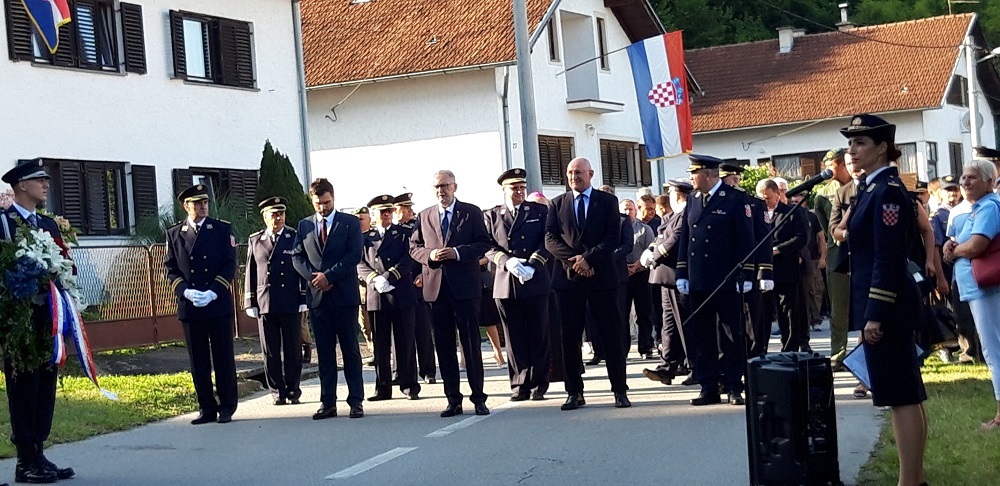 Obilježena 29. obljetnica pogibije hrvatskih redarstvenika u Strugi Banskoj