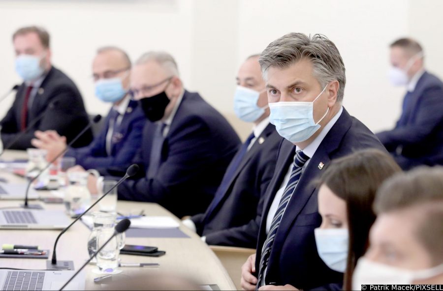 Koalicijski partneri: Banske dvore treba napustiti barem pet ministara