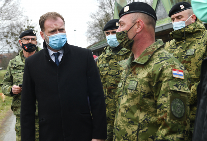 AHMETOVIĆ ZAGORČALA BANOŽIĆU DO KRAJA! Ovako ga ne pljuska ni Milanović: Plenković se prima za glavu! ‘On je najobičniji kokošar!’