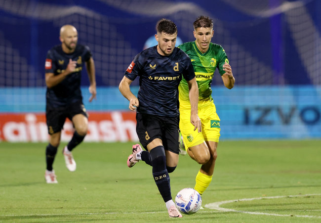 SHNL Dinamo furiozno krenuo u novu sezonu, odmah je ‘pukla petarda‘ na Maksimiru, pogledajte kanonadu