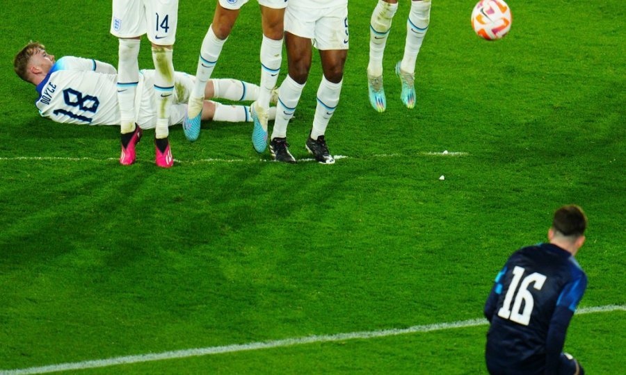 Nova pobjeda Mladih Vatrenih; pogledajte golčinu iz slobodnjaka Baturine kojim je načeo Englesku!