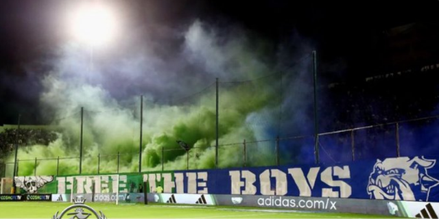 Navijači Panathinaikosa podržali BBB protiv AEK-a, utakmica prekinuta