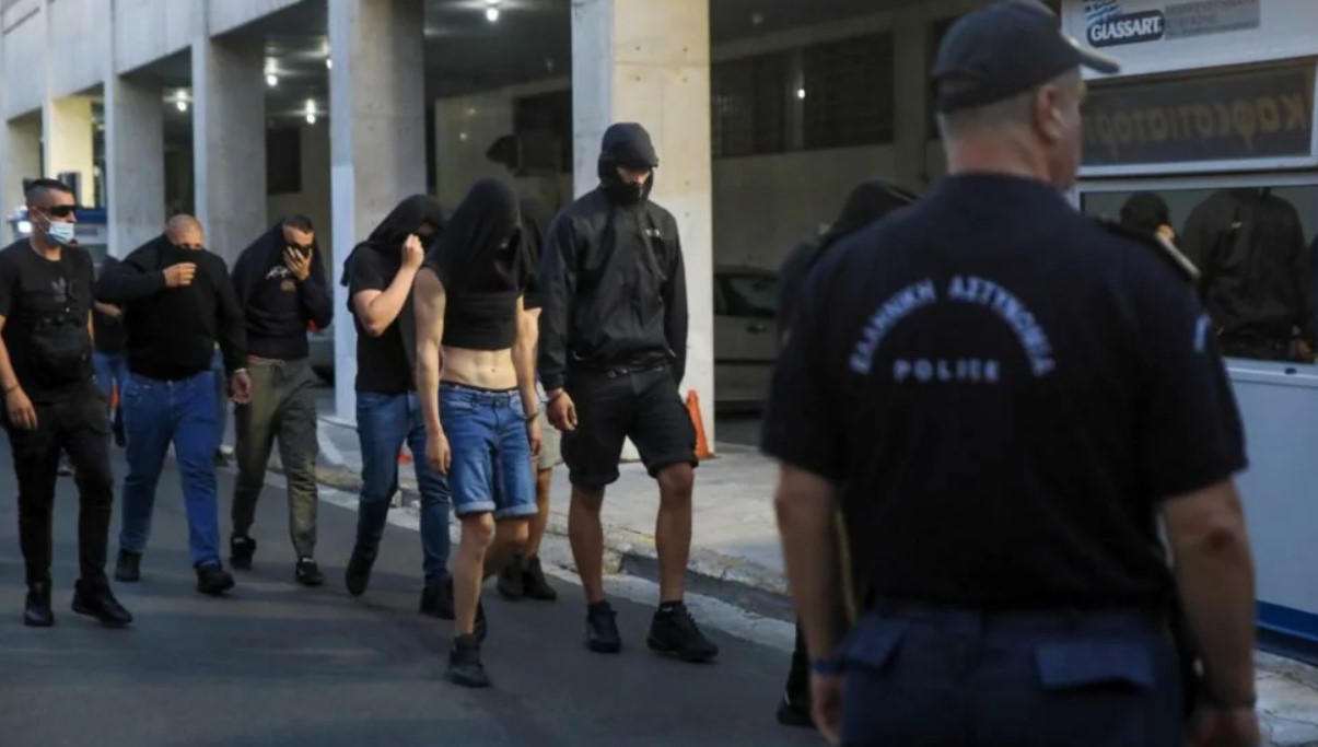 (VIDEO) Drama na sudu u Ateni: Pogledajte kako su gađali privedene Hrvate, policija ima snimku ubojstva