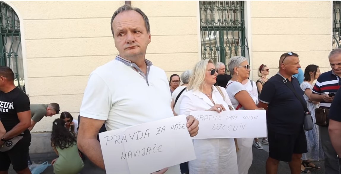 U sukobu uvijek ima dvije strane, dok je u Grčkoj vidljiva samo jedna! Zašto?