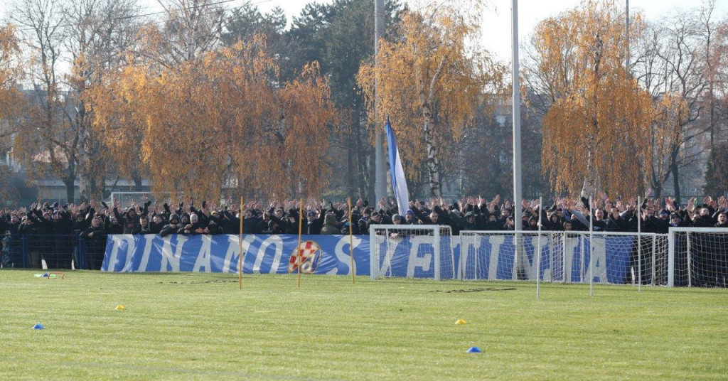 BBB-I UPALI NA TRENING DINAMA I IGRAČIMA POSLALI JASNU PORUKU UOČI DERBIJA, HAJDUK ČEKA PRAVI PAKAO
