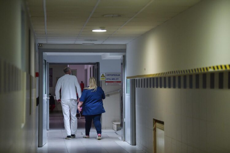 Beba koju su u Zaprešiću našli u kontejneru izvan životne opasnosti! Policija istražuje slučaj