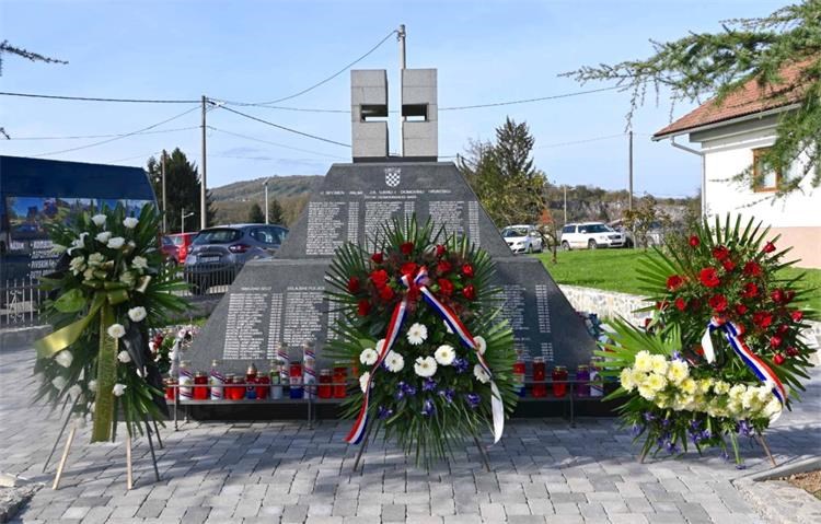Podignut spomenik hrvatskim braniteljima u Belaju i Belajskim poljicama