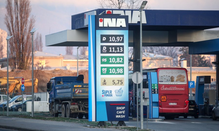 Gorivo pojeftinilo, pogledajte nove cijene benzina i dizela