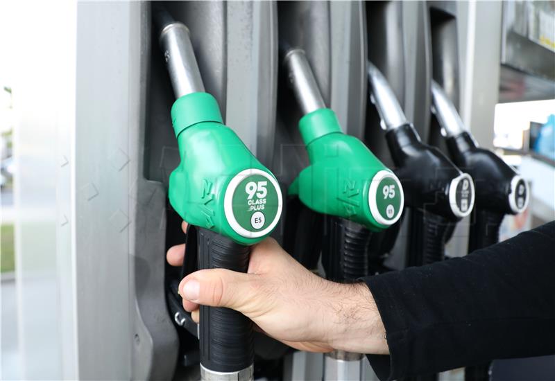 Novi veliki udar na džepove: Cijene goriva od idućeg tjedna dramatično rastu, pun spremnik benzina ide na okruglih 100 eura
