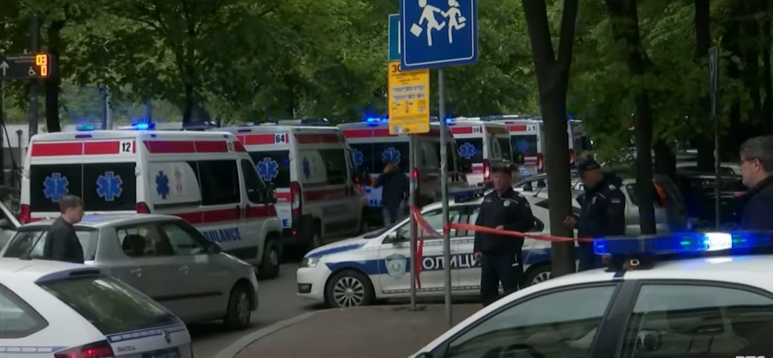 Dječak (14) očevim pištoljem pucao u školi, ubio šestoro ljudi, među njima i djeca (VIDEO)