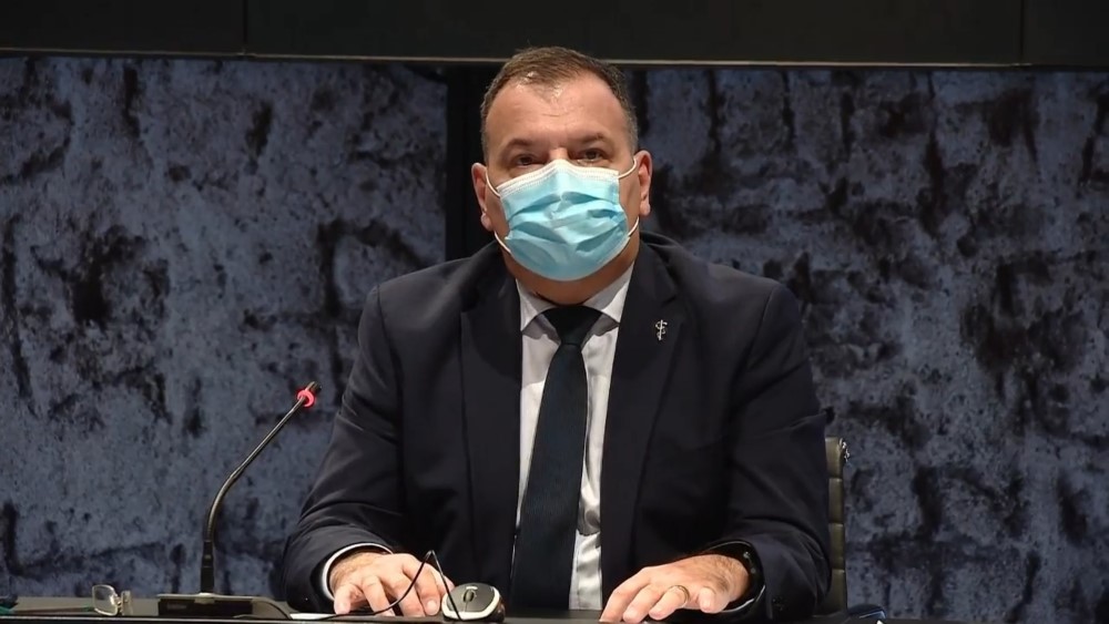Beroš na sjednici Vlade: Broj zaraženih stagnira, ali je Covid i dalje prisutan
