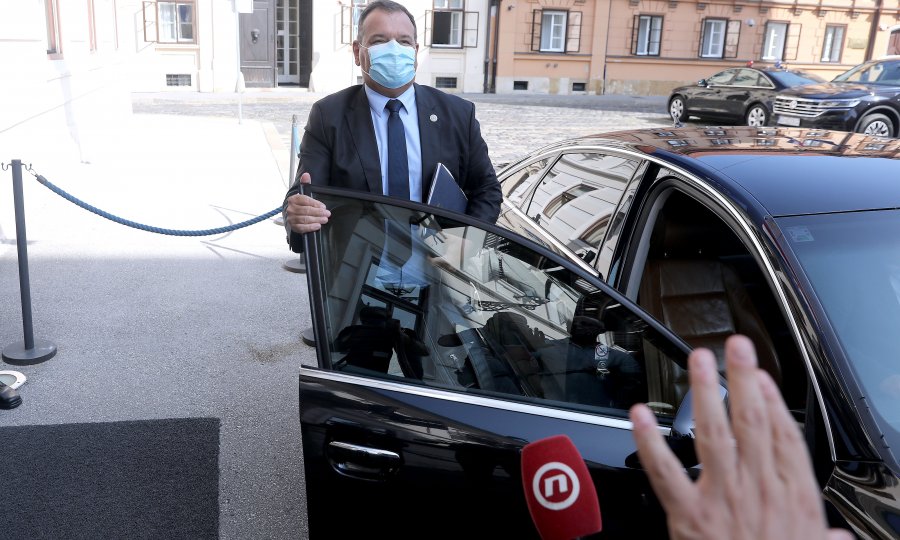 Beroš o čovjeku koji je umro u bolnici jer su mu ubrizgali krivo sredstvo: Kreće istraga inspekcije; sin preminulog sve prijavio policiji