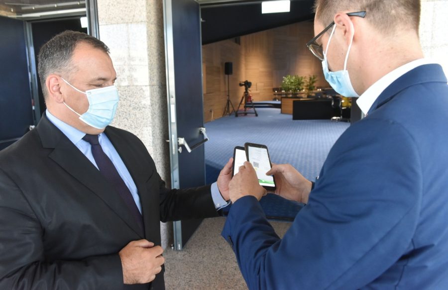 Beroš: Produljit ćemo valjanost covid-potvrda, vrijedit će godinu dana