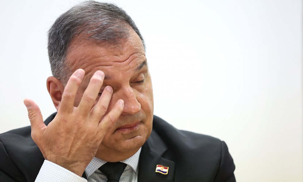 ZDRAVSTVO U PROBLEMIMA  Beroš i veledrogerije opet na klackalici: Hoće li im ovoga puta zbilja puknuti film? Pitali smo insajdere