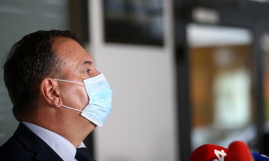 Beroš se sastao s liječnicima: Ako bude novih mjera one će ići u smjeru redukcije svih okupljanja