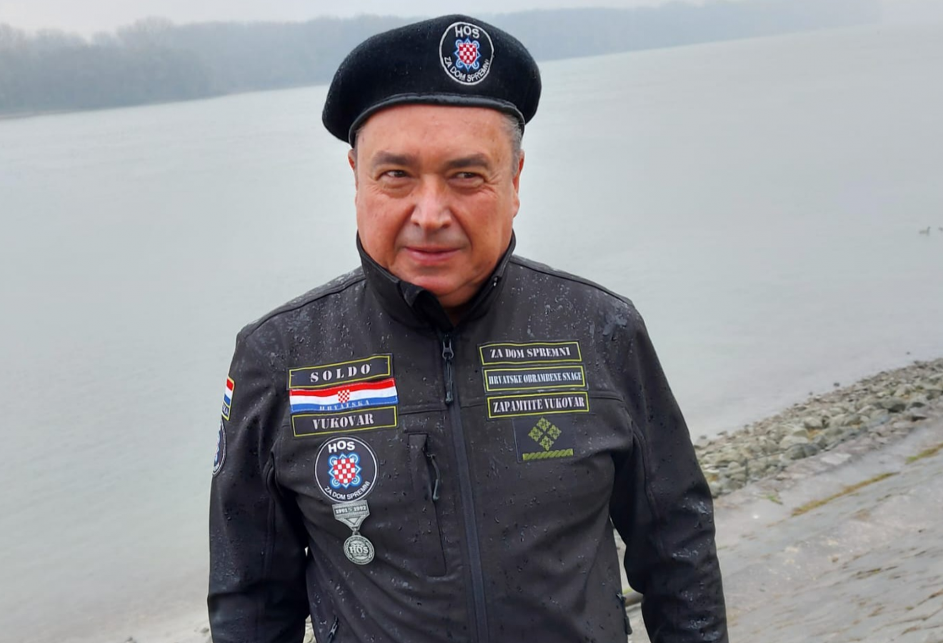 ‘NARAVNO DA SAM DOŠAO U SVOJOJ CRNOJ UNIFORMI!’ Hosovac u Vukovaru: ‘Političari me gledaju, ali tko mi može zabraniti?’