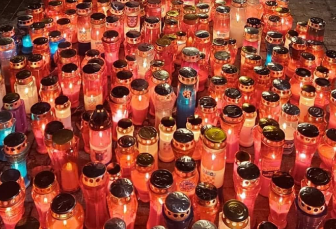 HRVATI ODALI POČAST VELIKOM FRANCUZU! Kome smo se odužili s ovoliko svijeća ispred spomenika u Vukovaru?