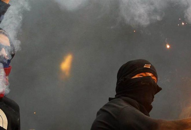 Huligani prekinuli utakmicu Bayerna i Olympiacosa, ima ozlijeđenih