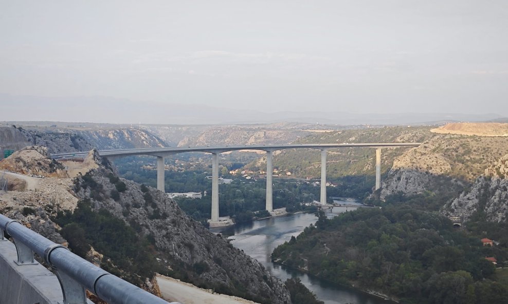 Otvara se most Hercegovina: Stigla sva sila političara iz Hrvatske i BiH, pogledajte kako izgleda