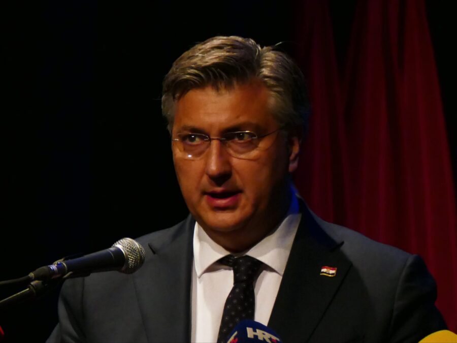 SDA bjesni nakon odluke Schmidta: “Djeluje koordinirano s hrvatskim premijerom”