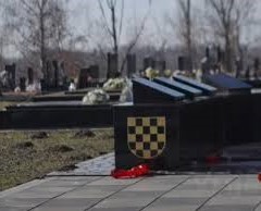 U Republici Srpskoj kreće rušenje svih spomenika na kojima hrvatski grb počinje bijelim poljem