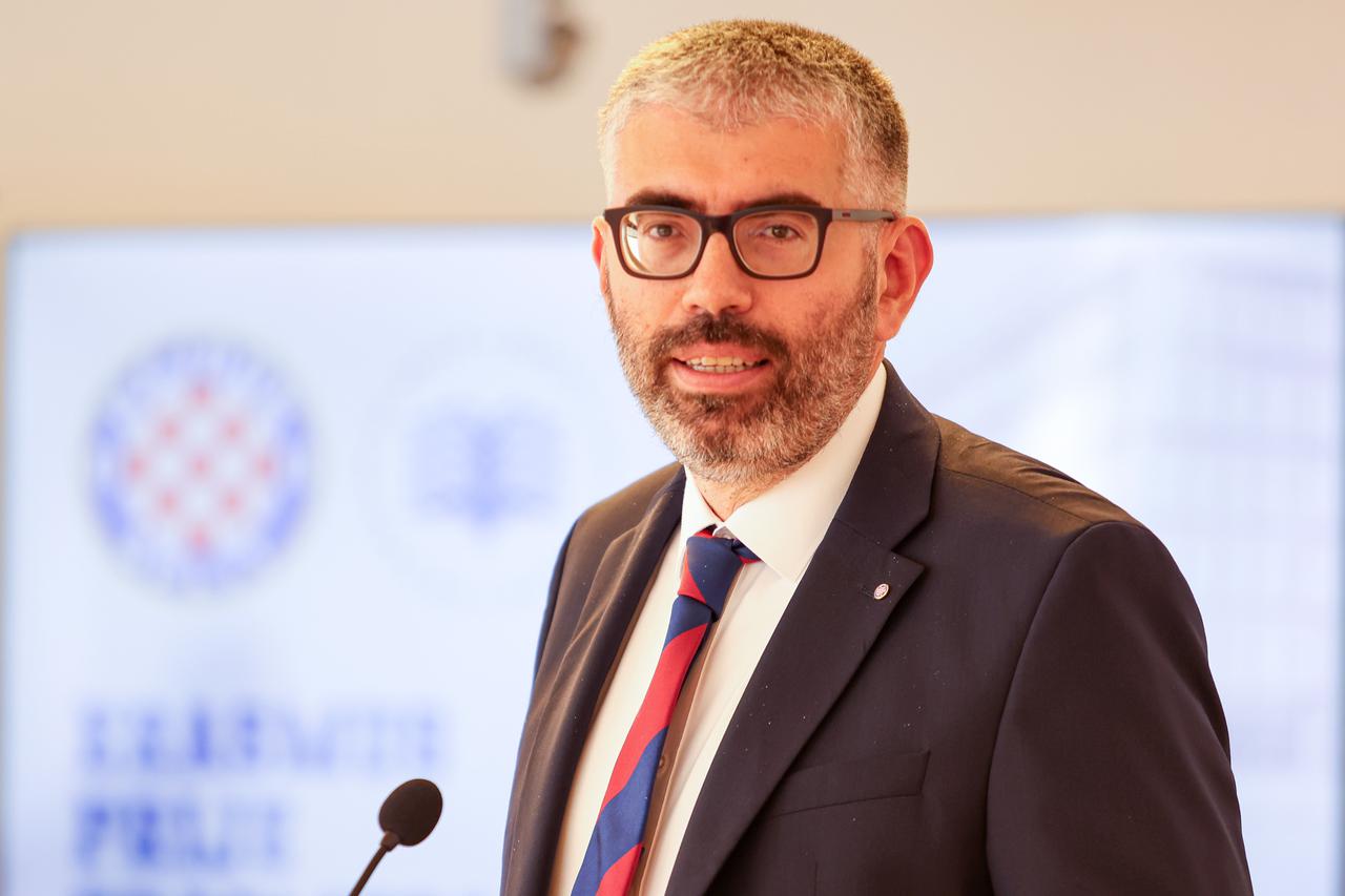 Sramotan napad predsjednika Hajduka! Prozvao medije da pomažu Dinamu, spomenuo i Mamića