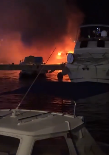 Požar u Biogradskoj marini: Izgorjela jahta, uzrok još nepoznat