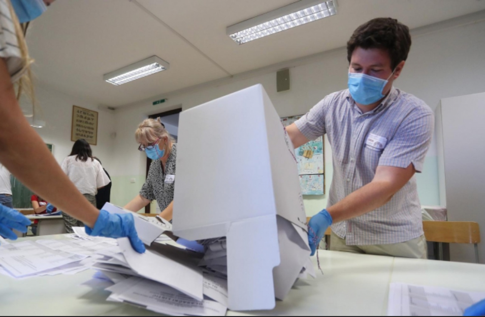 GRAČAC OČEKUJE GLASAČE IZ SRBIJE: ‘Ovo nije moralno, ljudi su ljuti, i druge stranke se protive tome, ali šute’