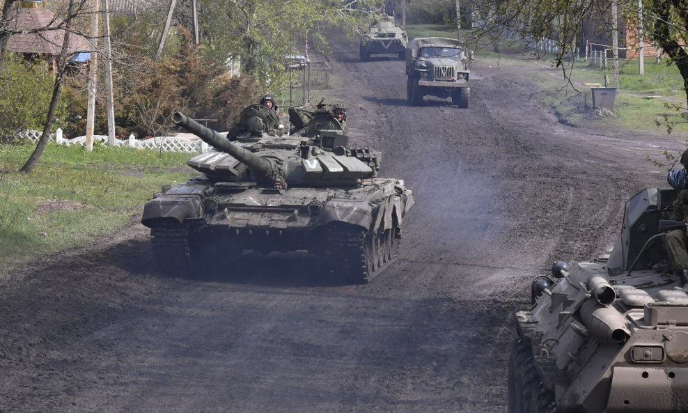 Počela bitka za ključan grad: Rusi nadiru sa svih strana, ako uspiju južni Donbas pada