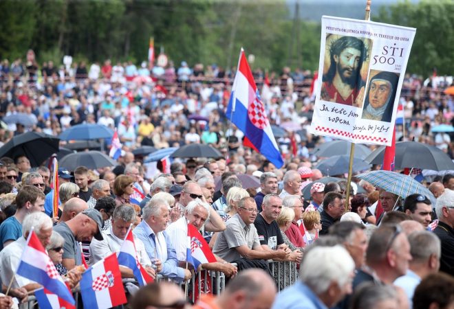 JE LI ‘BLEIBURGU’ ODZVONILO? Austrijancima je dosta ustaških simbola, već propisali visoke kazne. Seli li se komemoracija trajno u Hrvatsku?