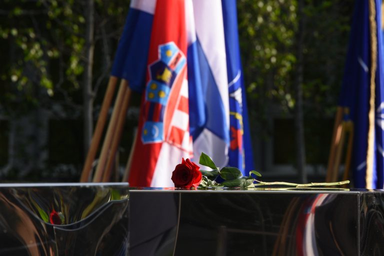 Hrvatska obilježila 28. obljetnicu „VRO Bljesak 1995“ u Okučanima