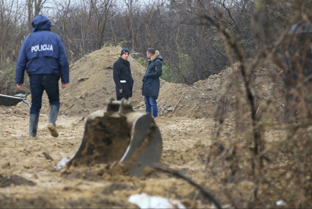 VIDEO/FOTO Pronađena još jedna masovna grobnica kod Vukovara: 'Mučno je vidjeti ih zatrpane na smetlištu, ali pruža nadu da će obitelji doći do istine'