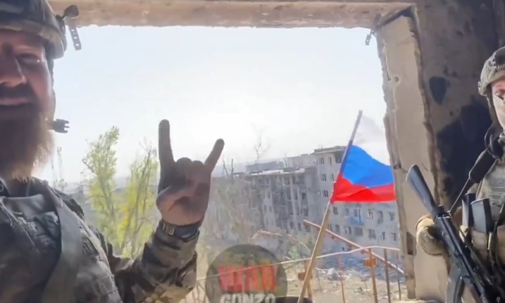 Ruske zastave na ukrajinskim 'utvrdama', na više mjesta Ukrajincima prijeti opkoljavanje