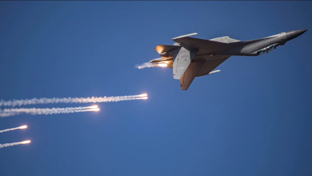 Opasna blizina: Kineski borbeni avion ispalio toplinske mamce blizu australskog P-8