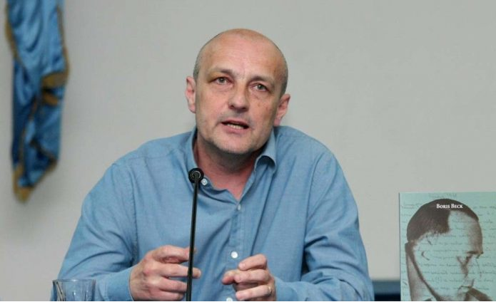 Beck: Prijatelji i rođaci se dijele na dvije vrste – one koji vjeruju u koronu i na one koji ne vjeruju