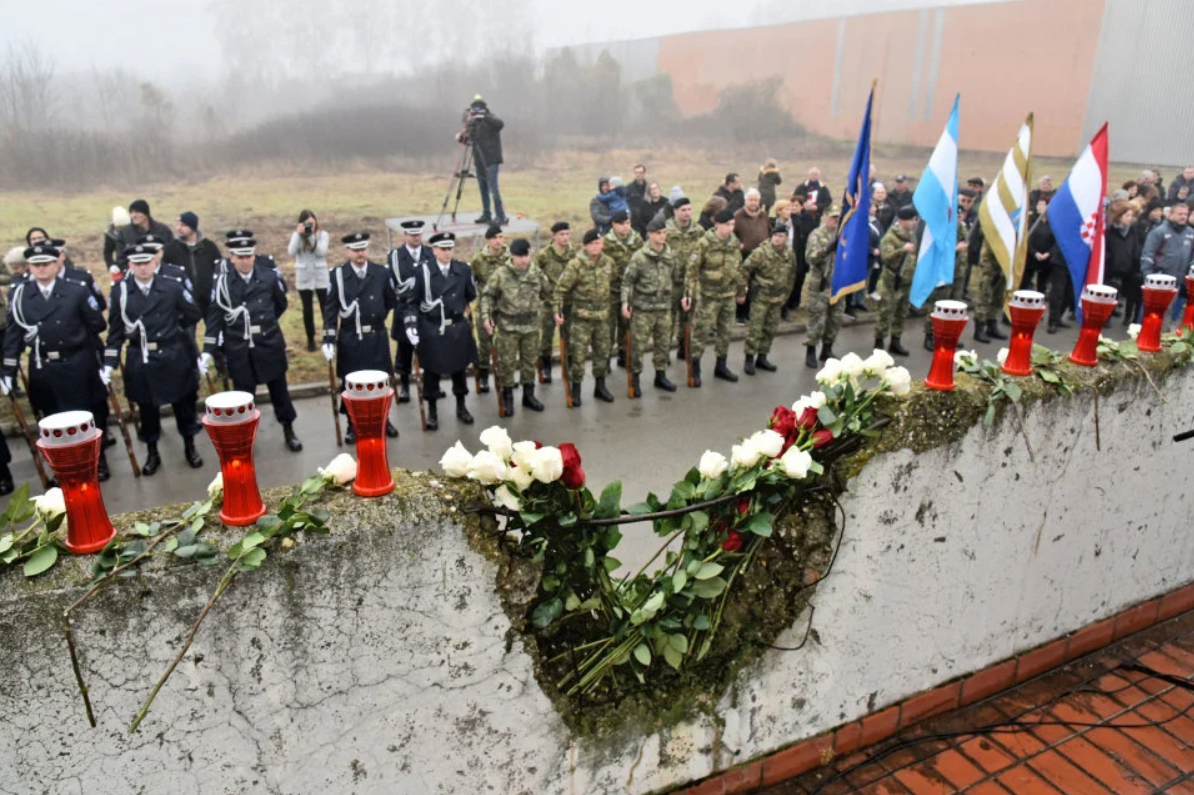 Dva dana nakon pada Vukovara predali su se i borci iz Borova Naselja