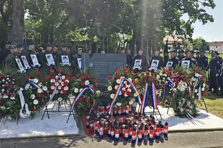 U Borovu svečano obilježena 33. obljetnica stradavanja dvanaestorice hrvatskih redarstvenika