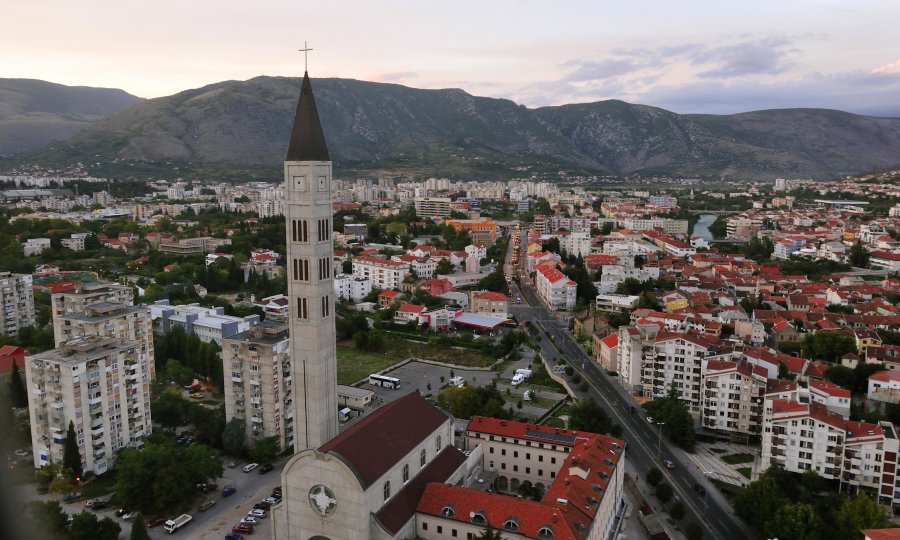 U podijeljenoj BiH, Hrvati pozivaju na promjene: 'Ili ćemo riješiti problem mirnim razlazom ili ćemo kuću – državu – učiniti ugodnom za život svima'