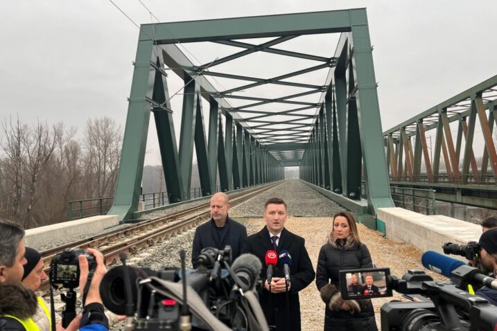 BOTOVO  Pušten željeznički promet preko novoizgrađenog mosta Drava, nastavlja se na prugu u Mađarskoj