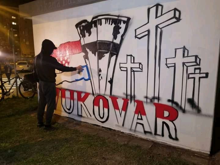 Prosvjed zbog uklanjanja murala posvećenih sjećanju na Vukovar, iscrtava se novi: "Žalosno je da se tako omalovažavaju branitelji"