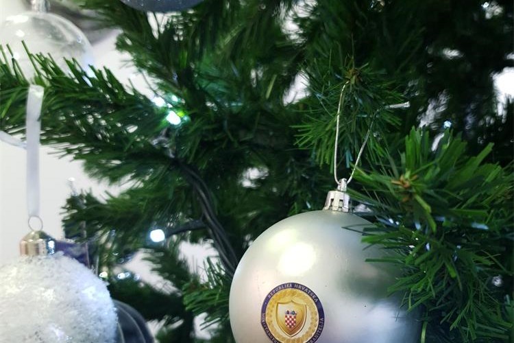 Božićna čestitka ministra Medveda