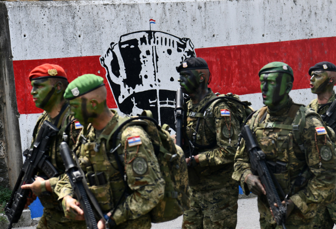 (VIDEO) HRVATSKI VOJNICI SU DALEKO OD SVOJIH NAJMILIJIH! Iz tuđine poslali poruku mira i zajedništva uoči Božića