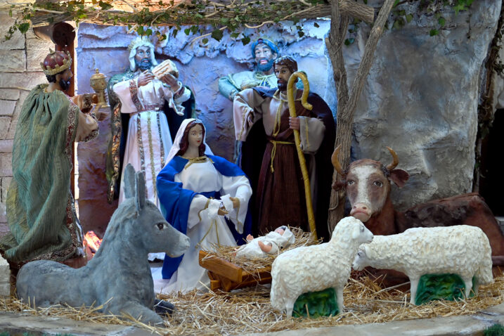 ROĐENJE ISUSA KRISTA  Što i kako slavimo na Božić? Ovo je priča o pšenici, slami i drugim hrvatskim običajima