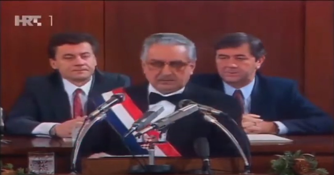22. prosinca 1990. godine donesen je prvi ustav neovisne Republike Hrvatske - "Božićni Ustav"