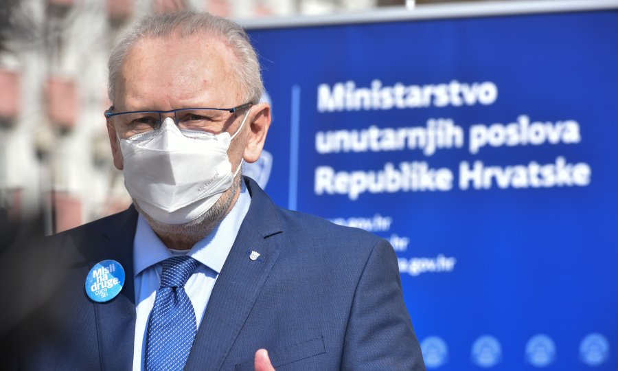 Kako će nam izgledati Uskrs? Božinović je jasan: Neće biti ograničenja putovanja ni kontrole privatnih okupljanja. To ulazi u privatnu sferu
