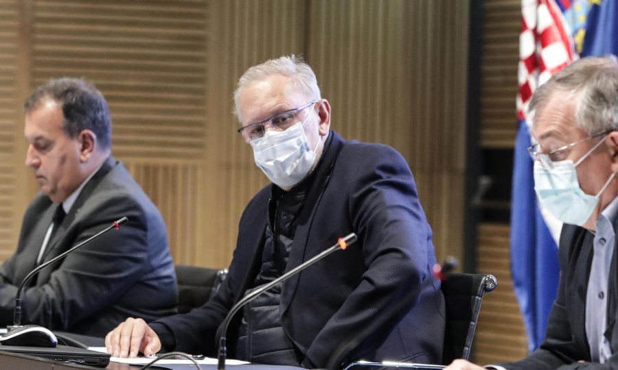 Božinović obećao: Nema novih mjera za Božić i Novu godinu, cilj je da Hrvatska bude otvorena
